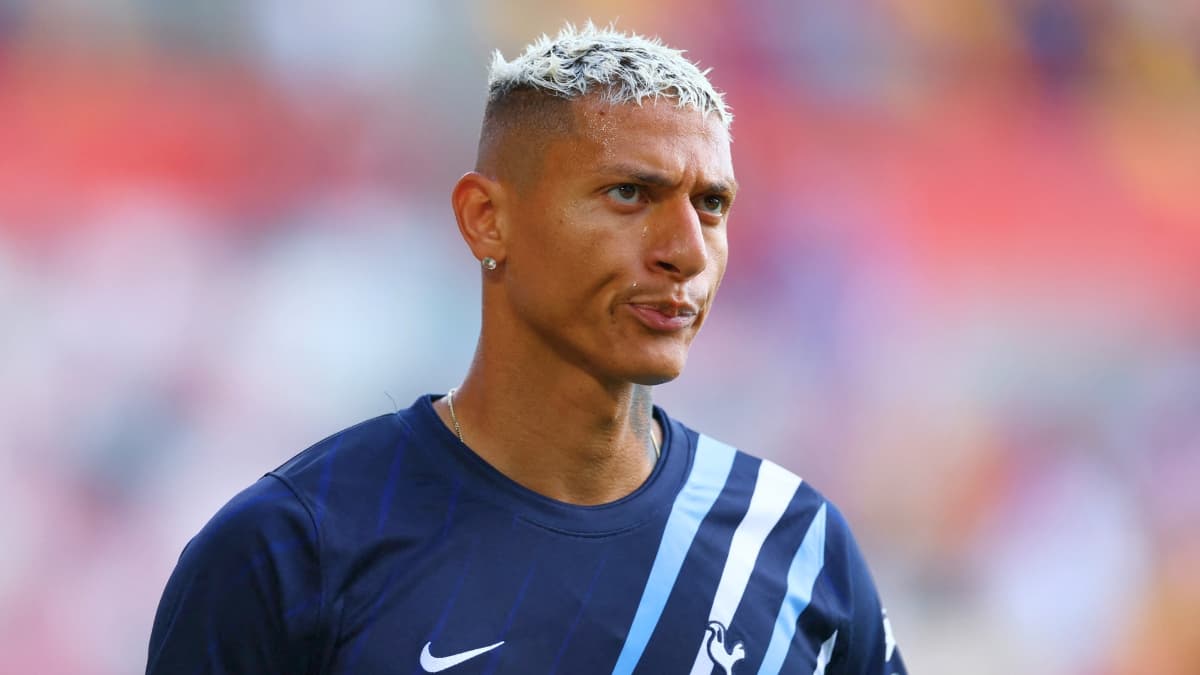 Richarlison reage a post sobre jogar de graça no Vasco até dezembro