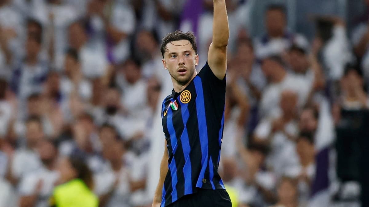 Ex-Corinthians marca, e Inter de Milão vence jogo de oito gols