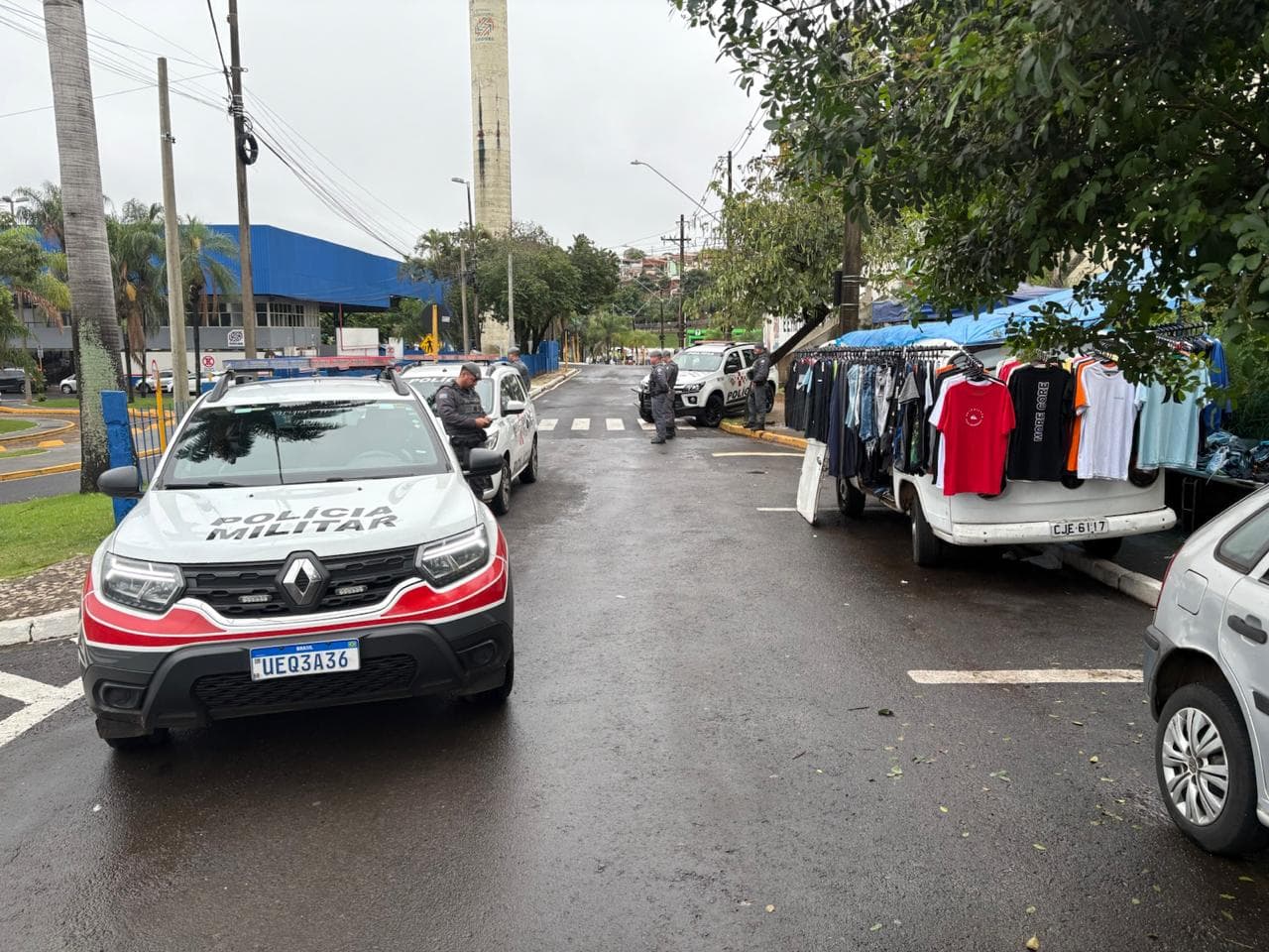 PM captura procurado e apreende cigarros contrabandeados