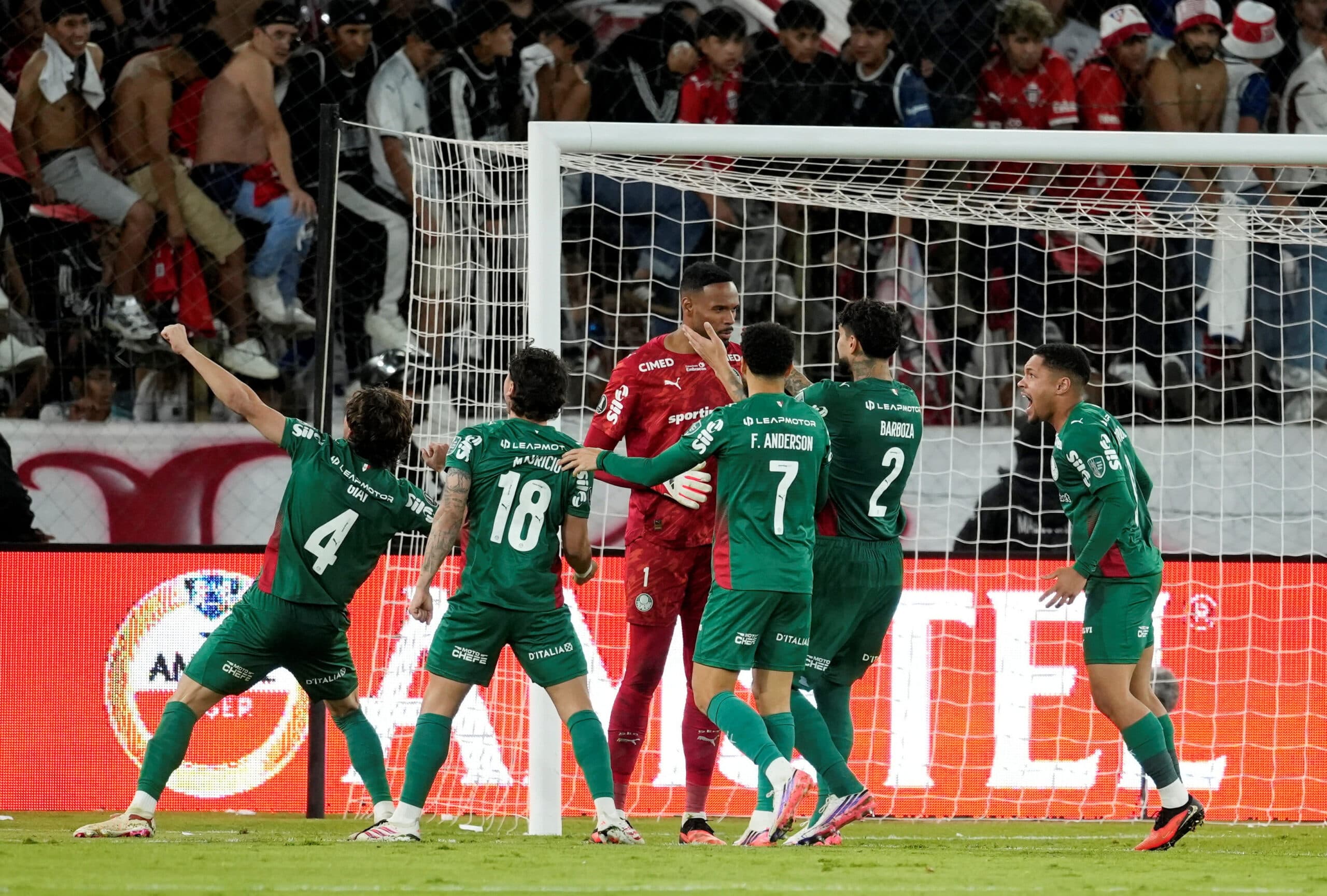 Auxiliar de Abel revela o que disse para os jogadores antes dos pênaltis