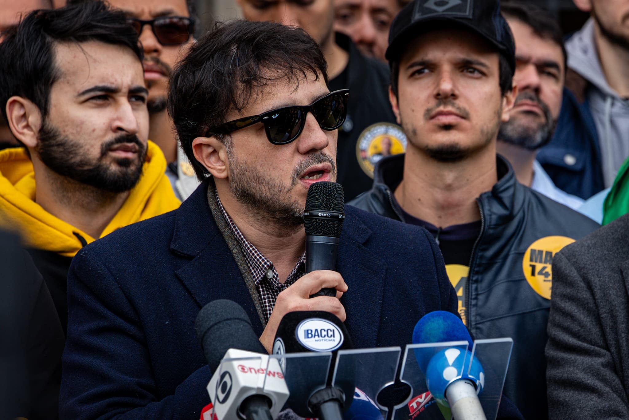Renan chama Flávio para debate: "Se ele vencer, declaro apoio no 1º turno"