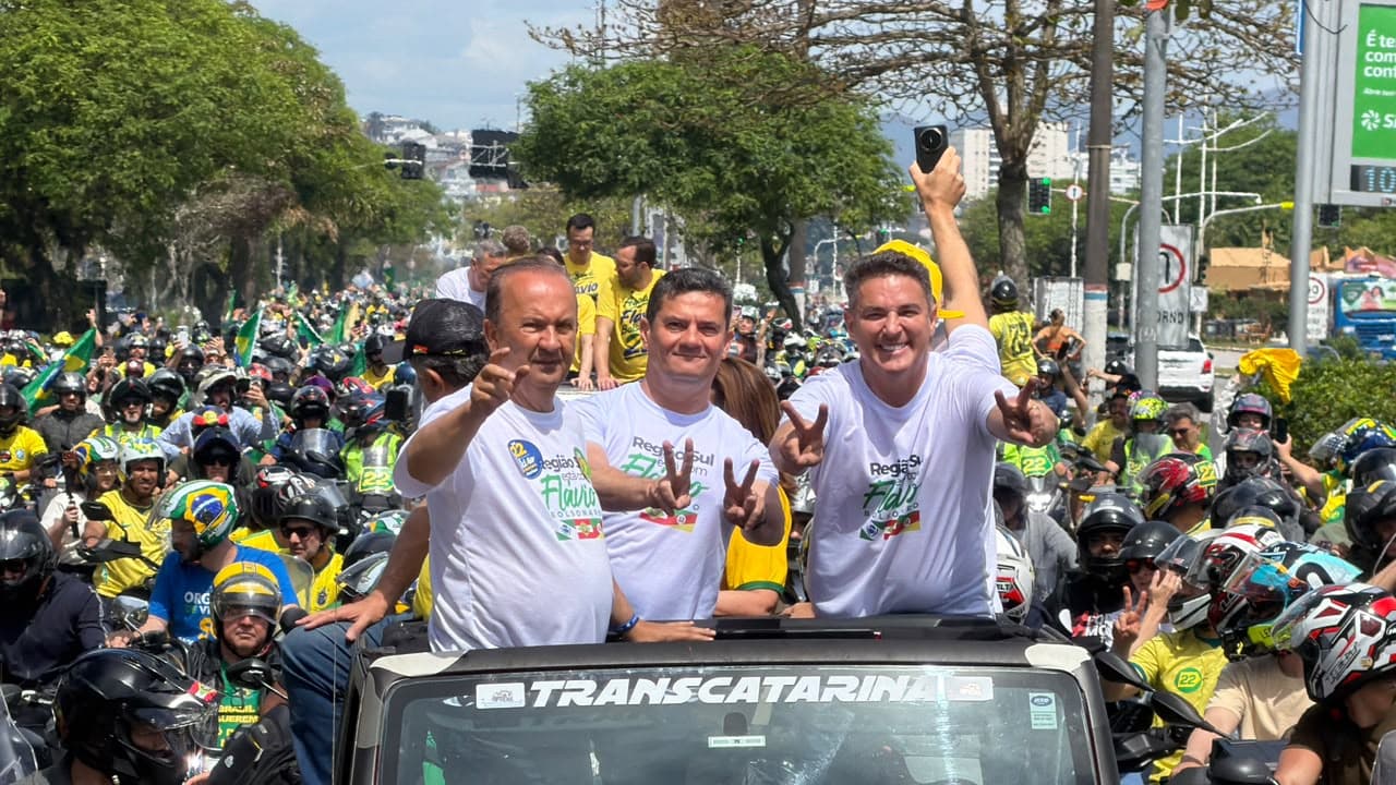 Governadores eleitos do Sul fazem motociata em Florianópolis