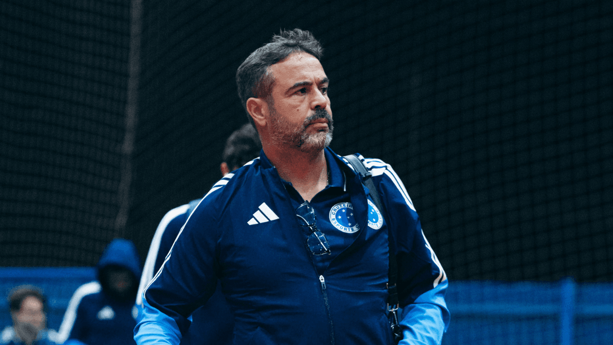 Técnico do Cruzeiro, Artur Jorge relata ofensas xenofóbicas em derrota