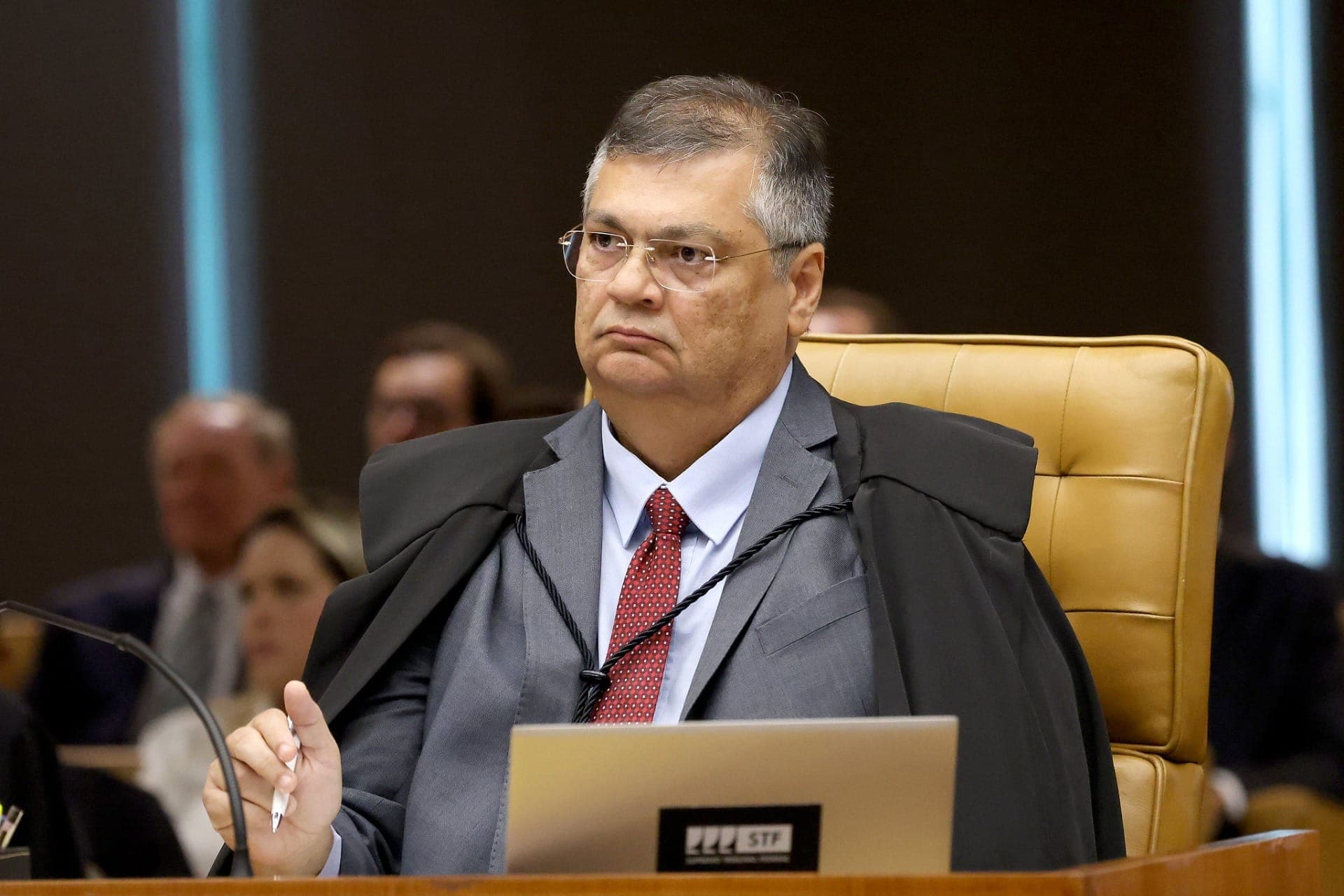 Flávio Dino segue voto de Moraes para condenar Roberto Jefferson no STF