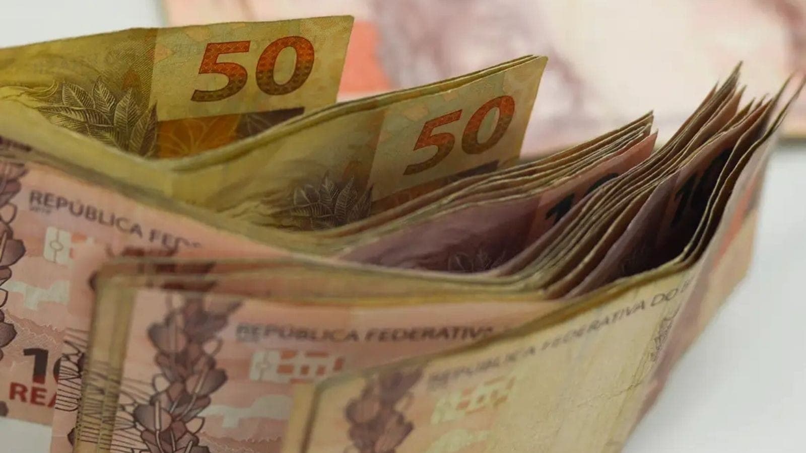 Salário mínimo 2025: São Paulo e outros outros 4 estados pagam mais que o valor federal