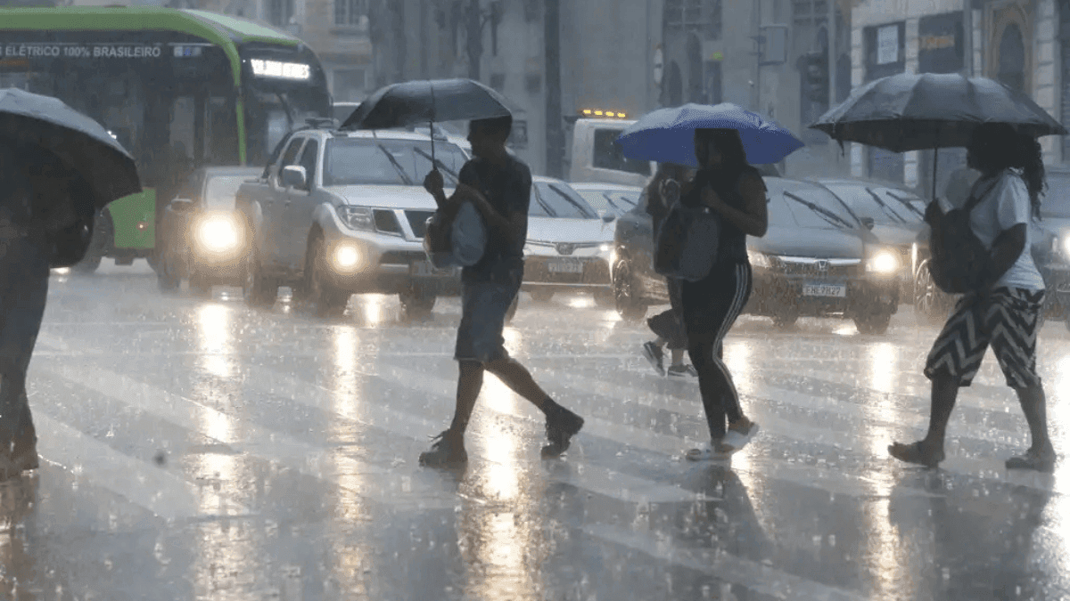 Defesa Civil renova alerta para chuvas fortes em SP até quinta-feira (15)