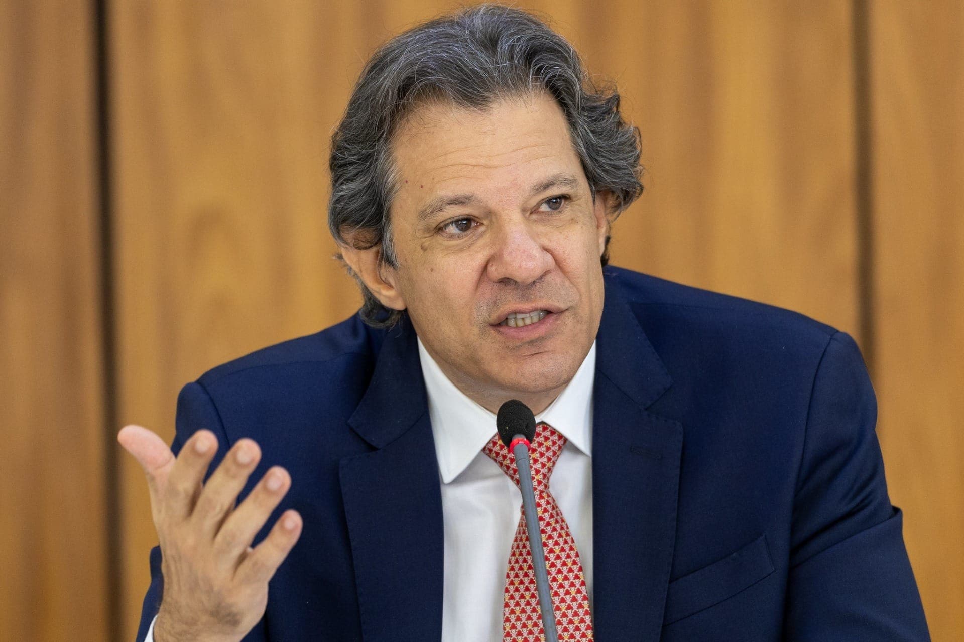 Fazenda considera manter isenção do IR em dois salários mínimos no Orçamento de 2025