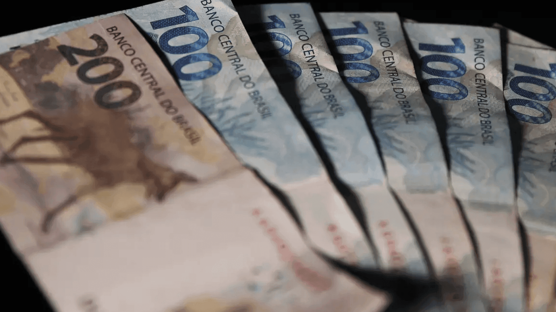 Proposta do Orçamento de 2026 prevê salário mínimo de R$ 1.631