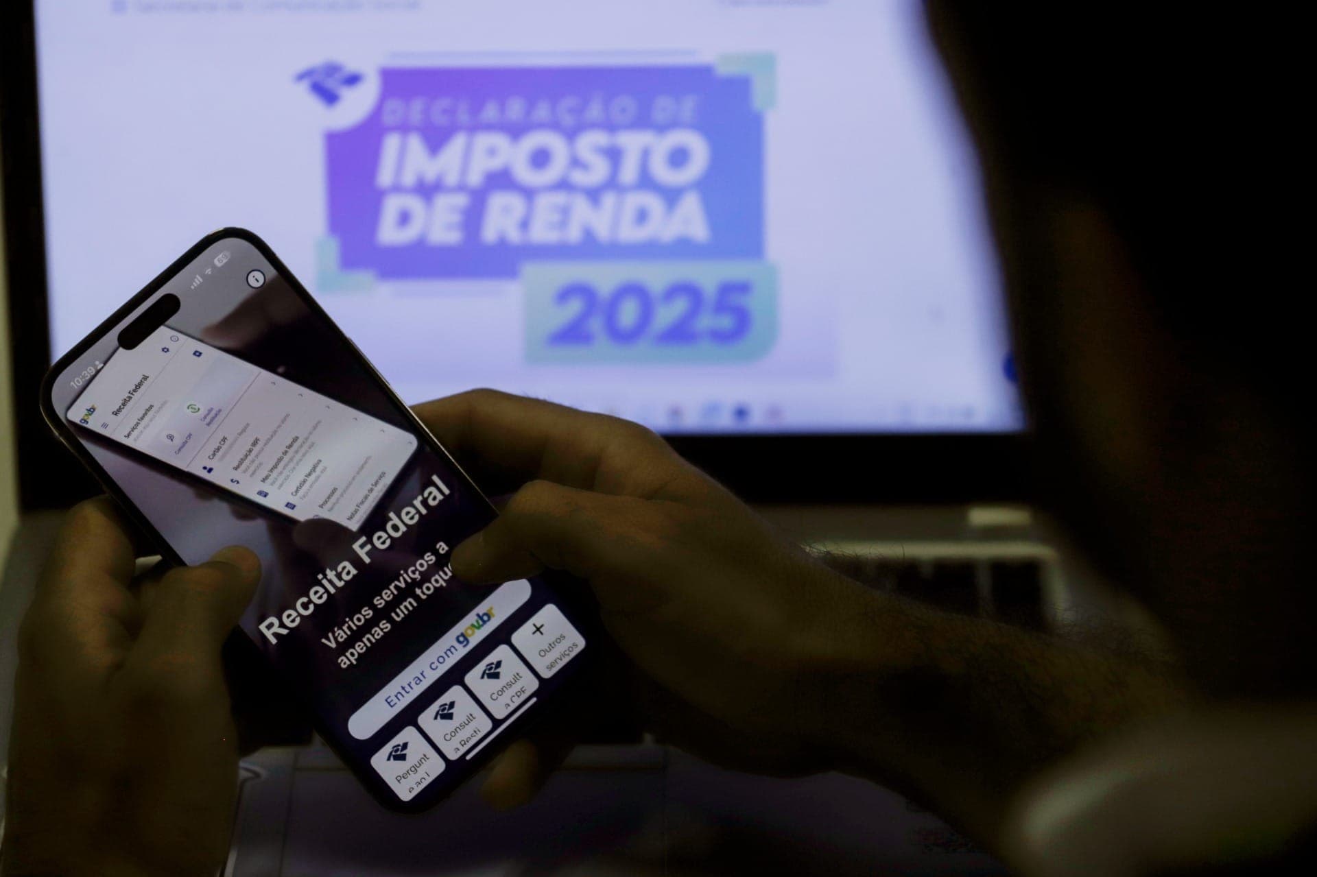 Lula sanciona lei que isenta do Imposto de Renda quem ganha até R$ 5 mil