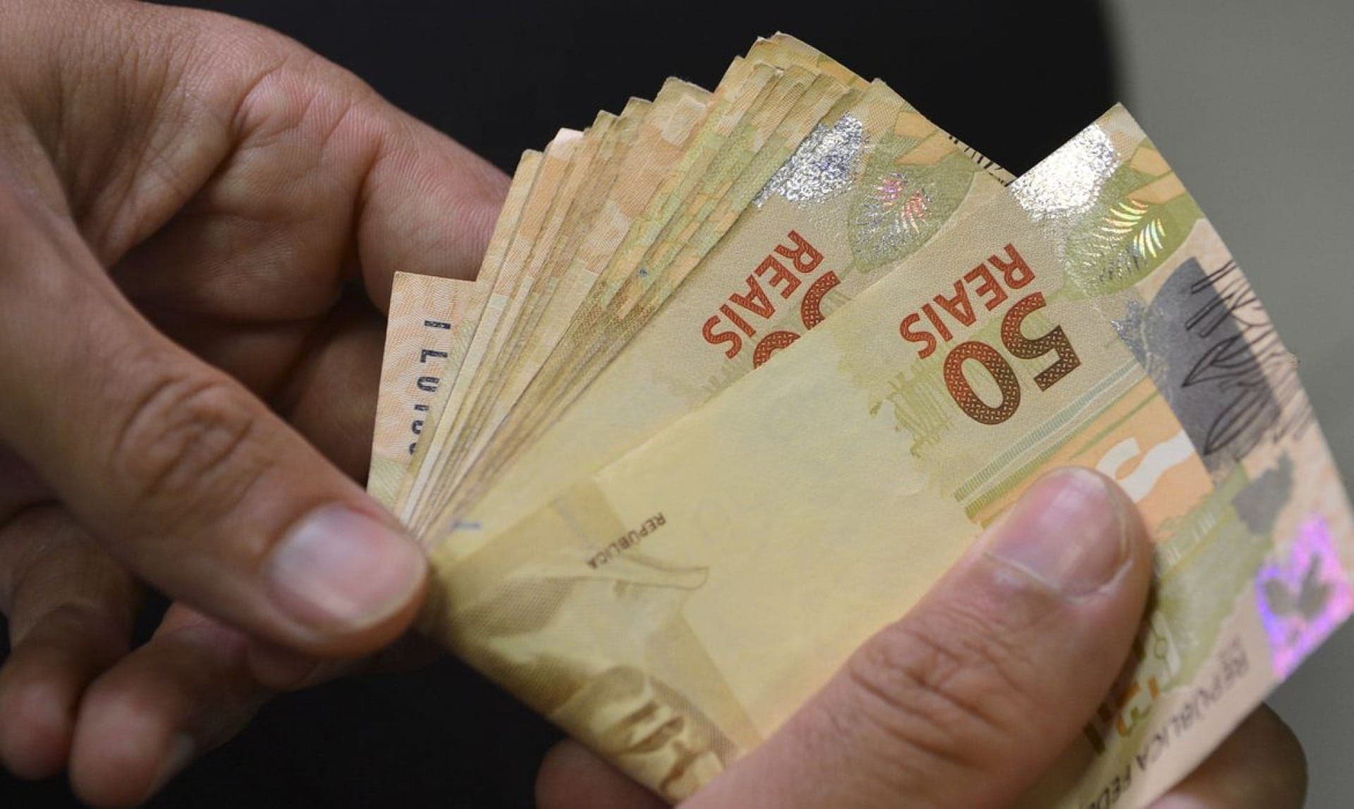 Salário em dia: veja quando é o 5º dia útil de julho