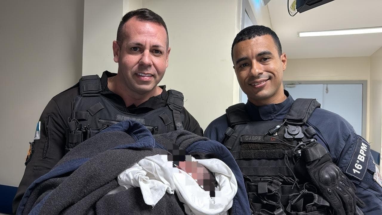 Bebê recém-nascido é encontrado em lixeira na Zona Norte