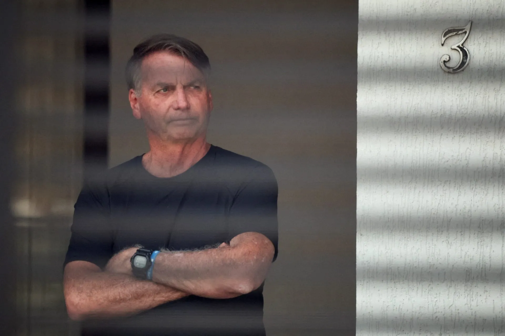 PF pede que STF defina destino de fuzil e pistola de Bolsonaro apreendidos