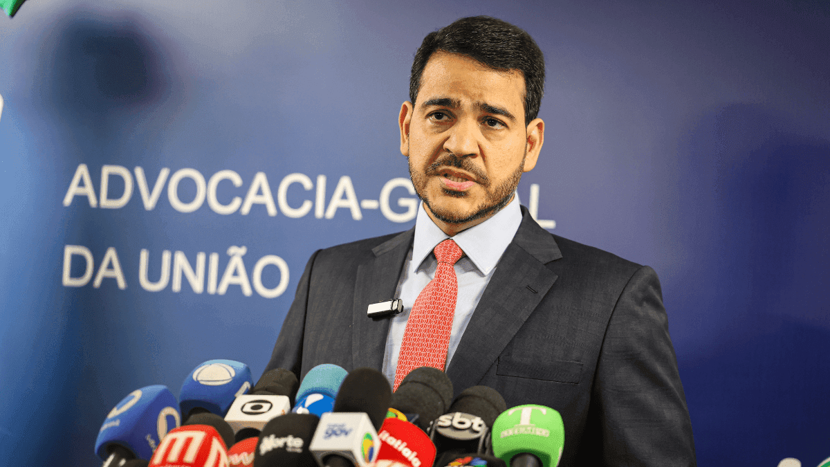 Espiridião Amin questiona indicação de ‘jovens’ ao STF; Messias rebate