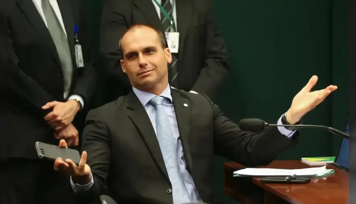 Eduardo Bolsonaro: Michelle jamais poderia ter feito vídeo, foi imaturidade