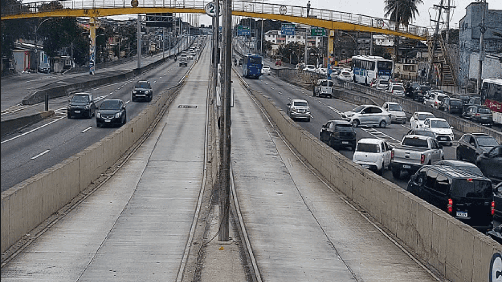 Tiroteio na Avenida Brasil adia prova em escola estadual de Acari