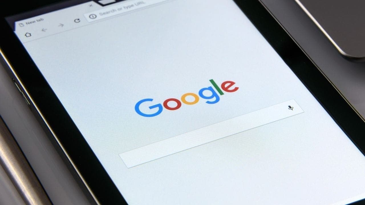 Após pedido da AGU, Google remove 46 canais de médicos criados por IA