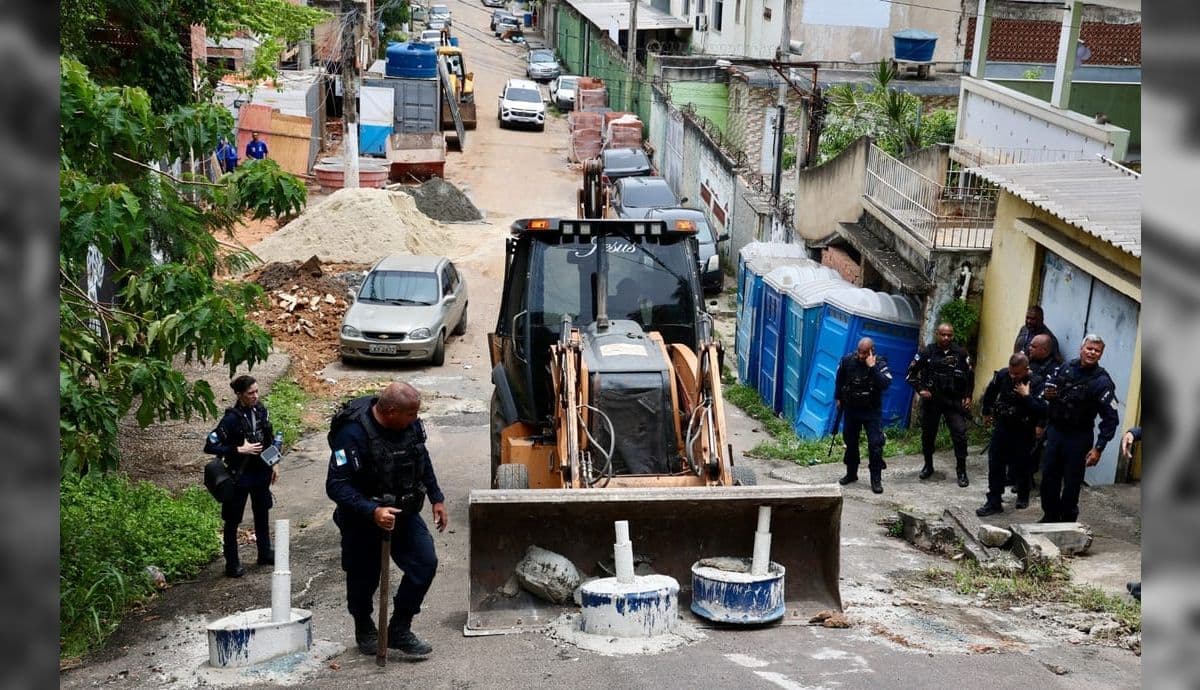 Operação Barricada Zero remove 6,5 mil toneladas no RJ em um mês