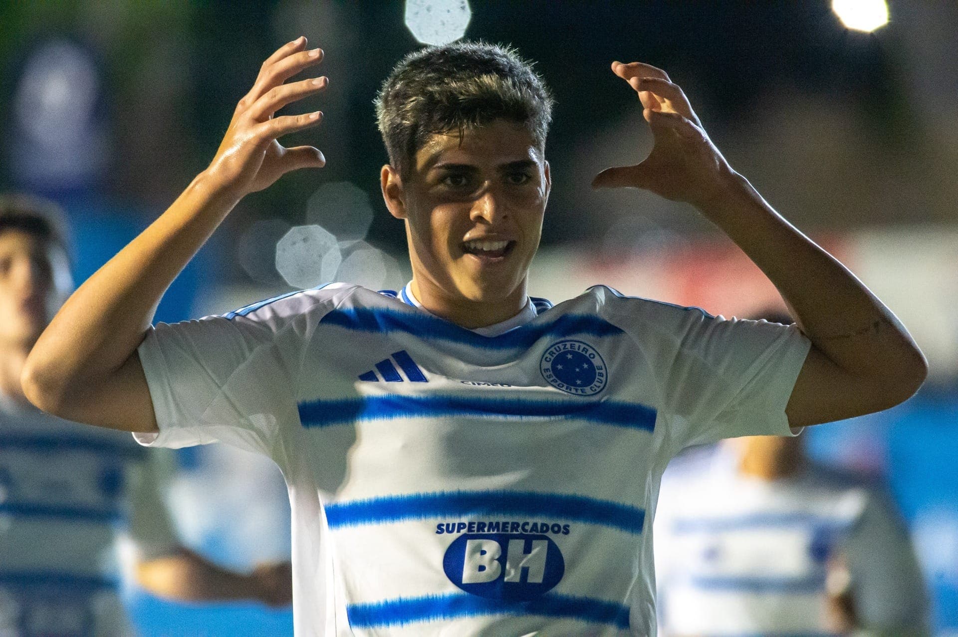 Cruzeiro bate Grêmio de virada e vai para final da Copinha