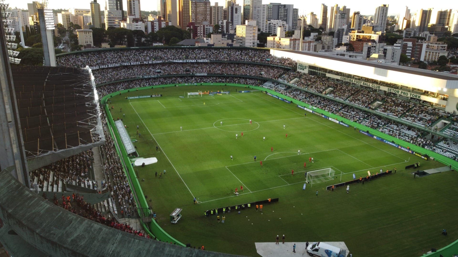 Coritiba x Corinthians: ouça ao vivo ao jogo do Brasileirão na RB