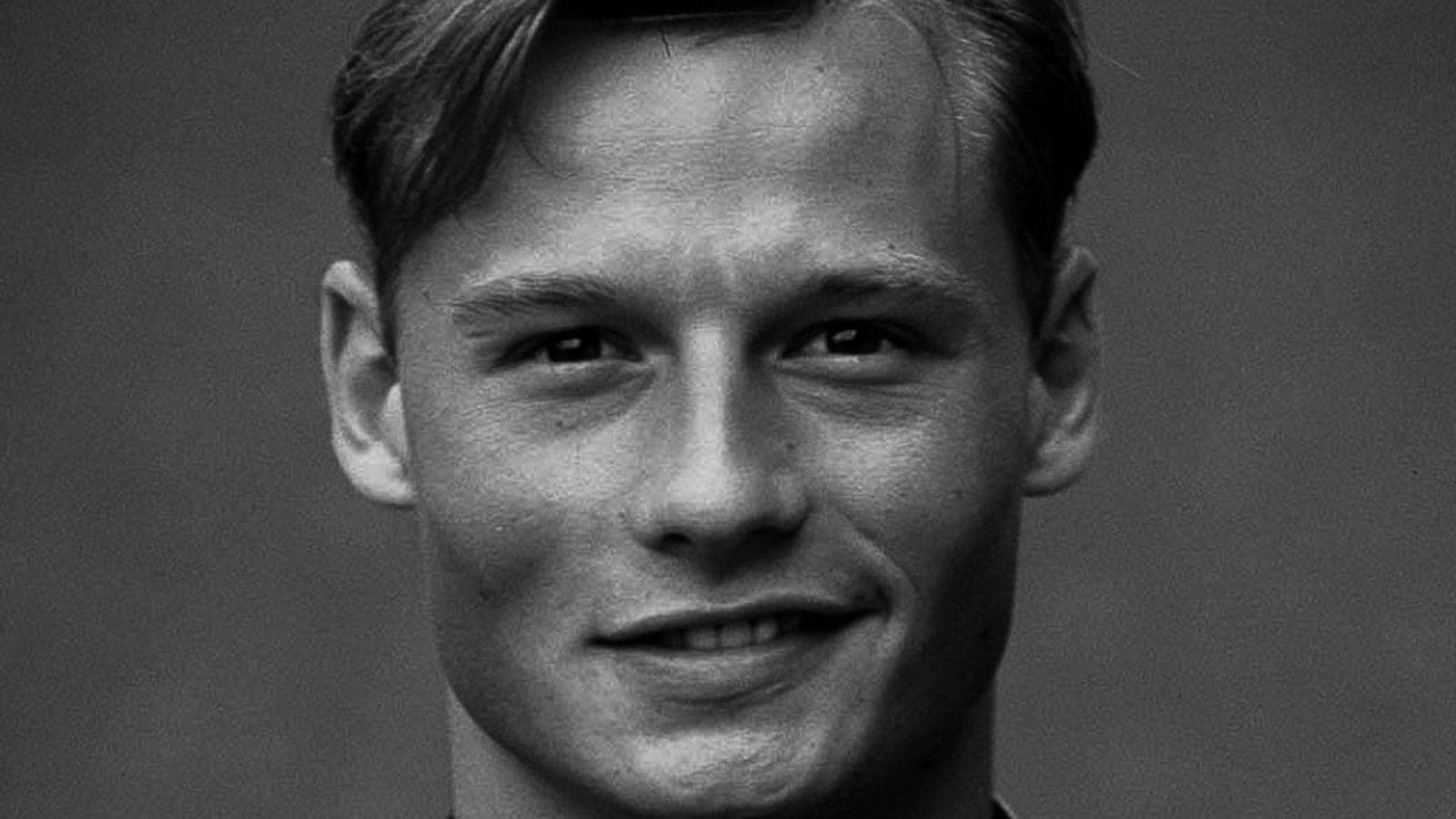 Ex-goleiro de Arsenal, Juventus e Liverpool morre aos 48 anos