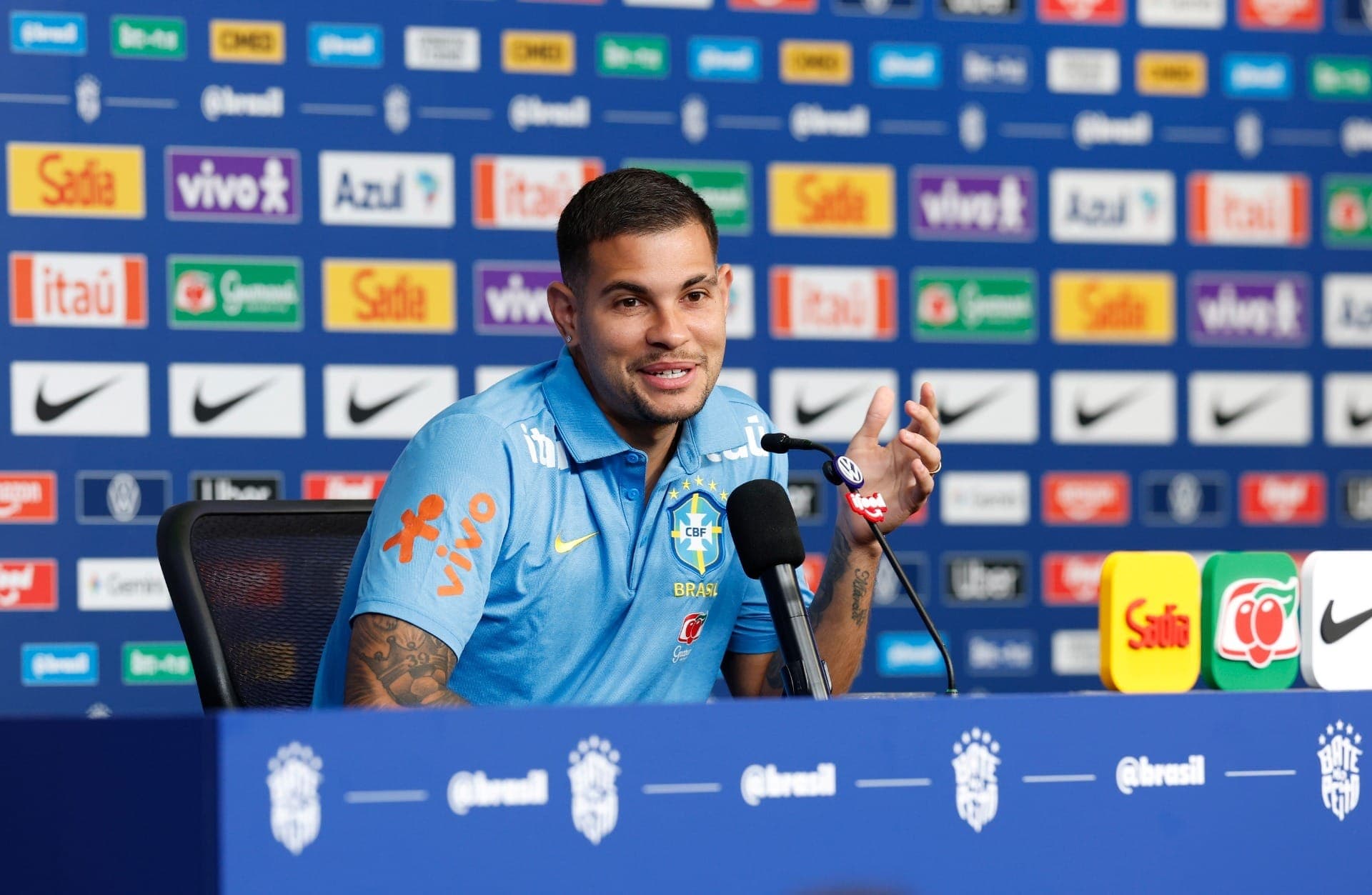 Bruno Guimarães diz que pretende jogar por 2 times brasileiros no futuro