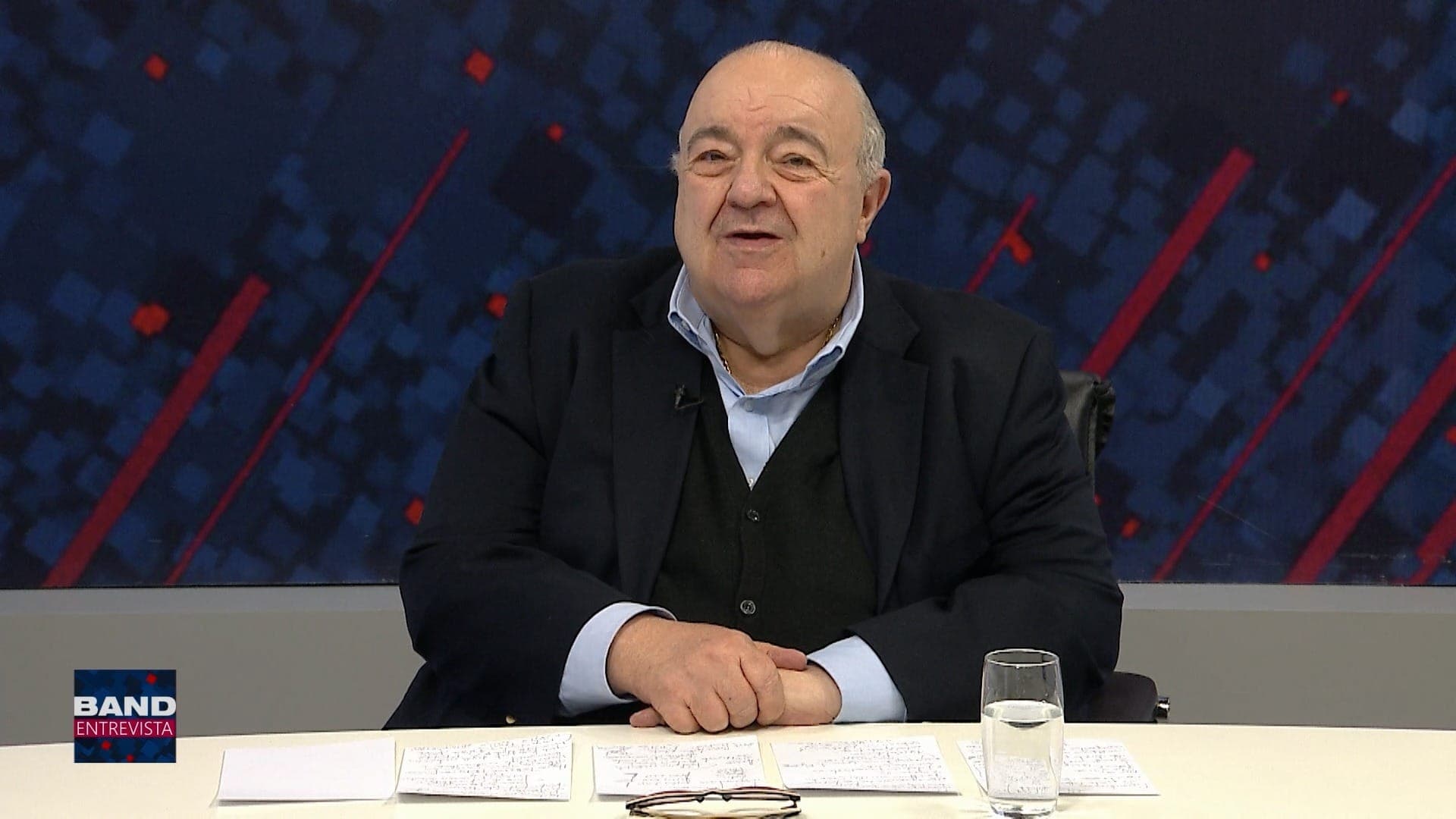 Rafael Greca sofre queda durante campanha e é internado em Curitiba