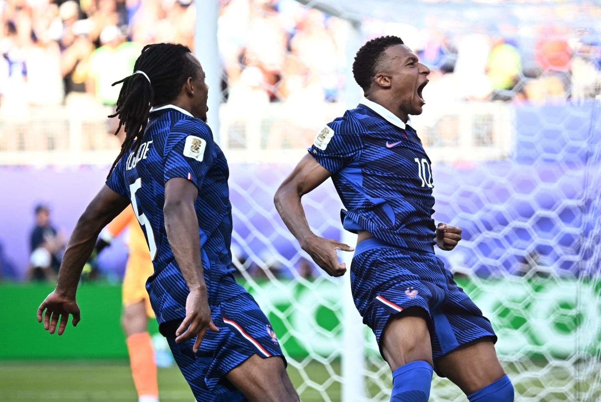 França sofre contra Paraguai, mas Mbappé decide e põe time nas quartas