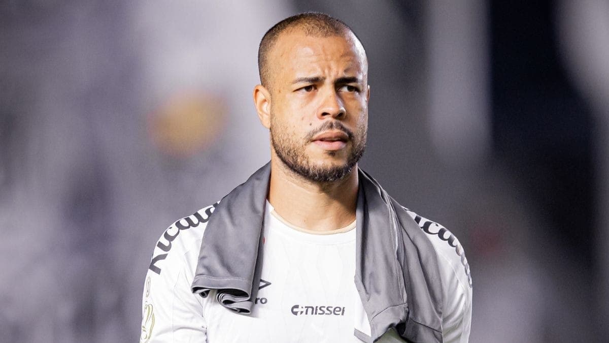 Mayke rescinde contrato com o Santos e fica livre no mercado; veja detalhes