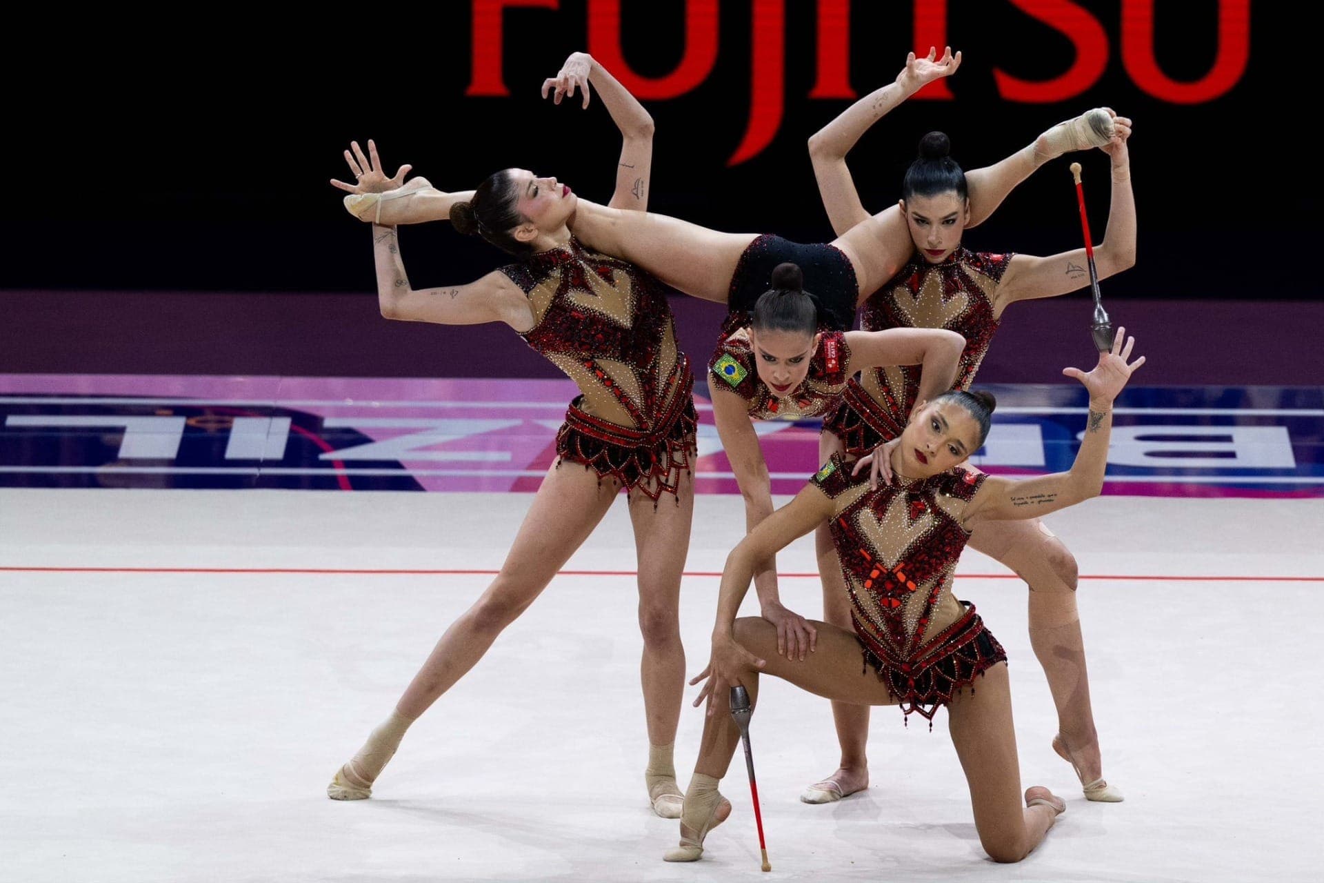 Brasil é bronze no Mundial e garante vaga olímpica na ginástica rítmica