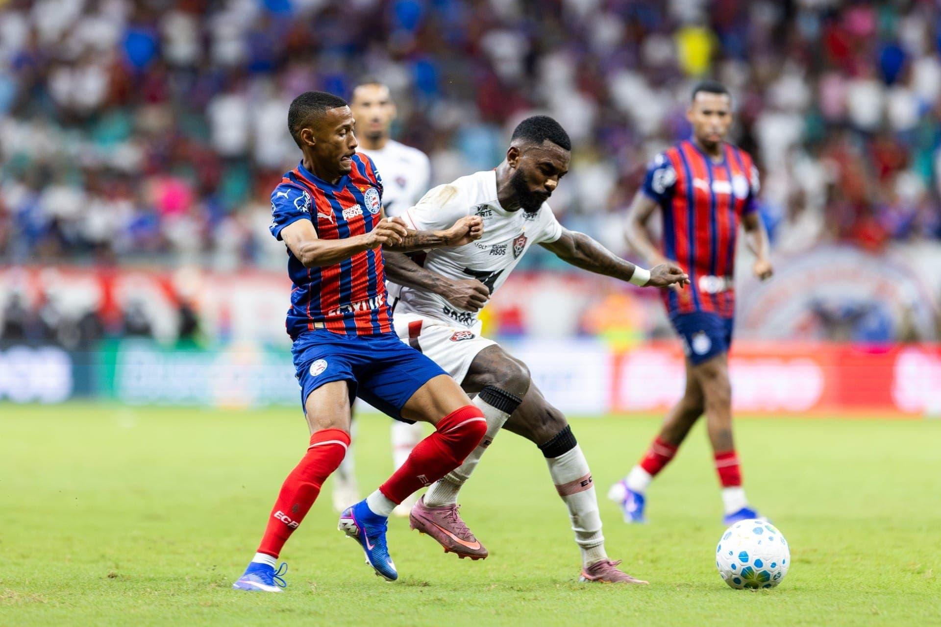 Vitória e Bahia fazem Ba-Vi de "seis pontos" no Brasileirão; veja times