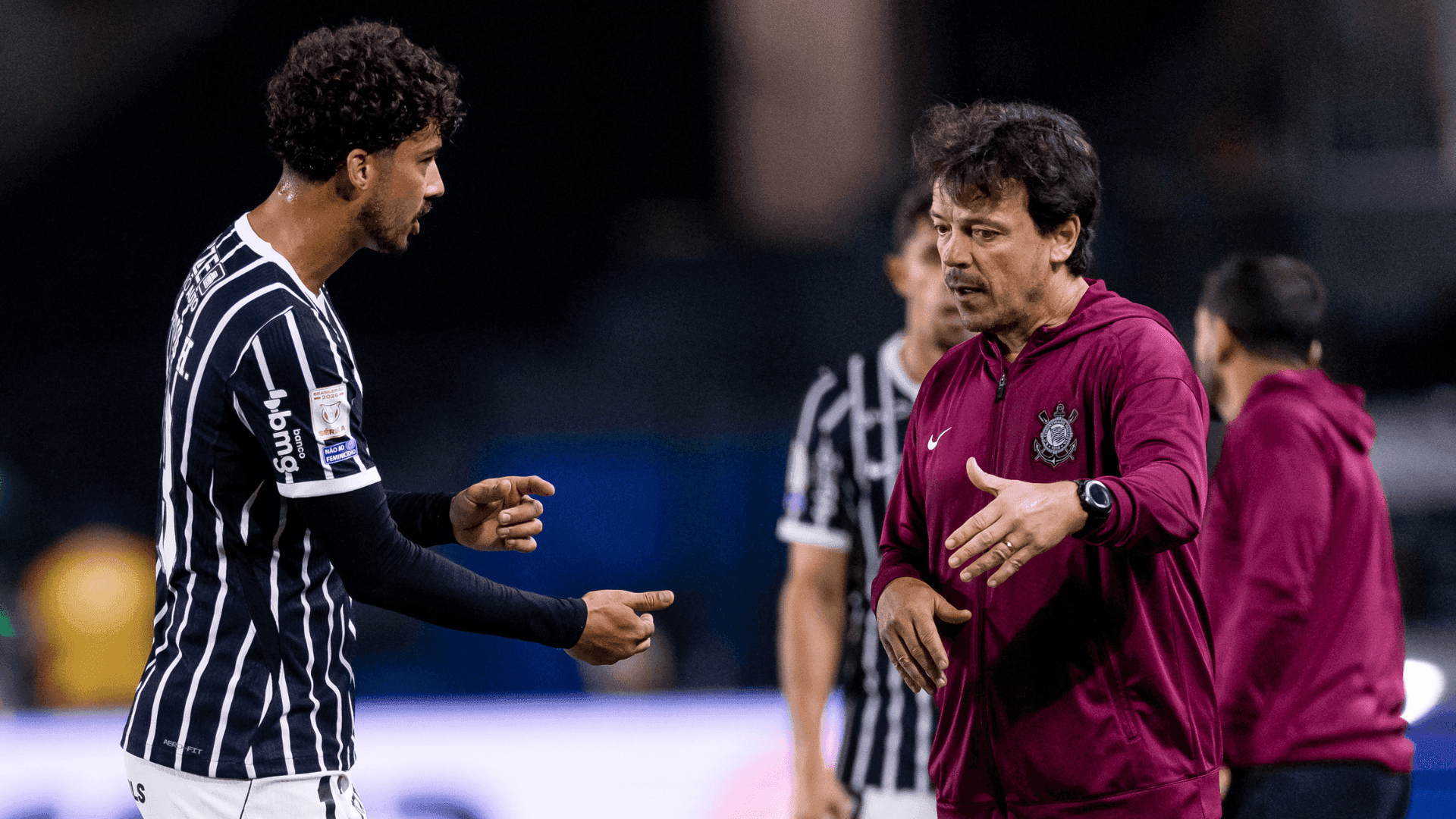 Diniz elogia Memphis após derrota para o Coritiba: "É um extraclasse"