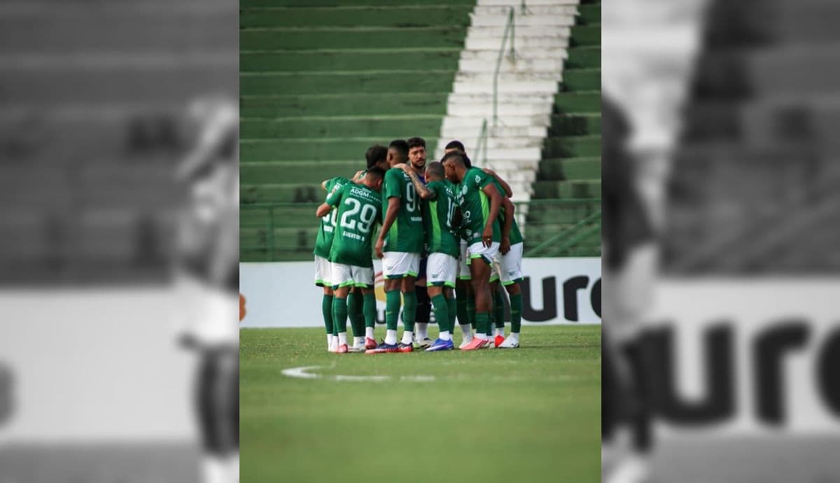 Torcida tenta invadir vestiário do Guarani após eliminação na Série C