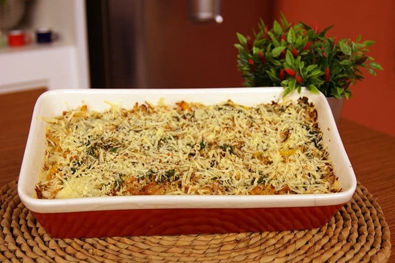 Descubra segredo para preparar arroz de forno com frango e queijo