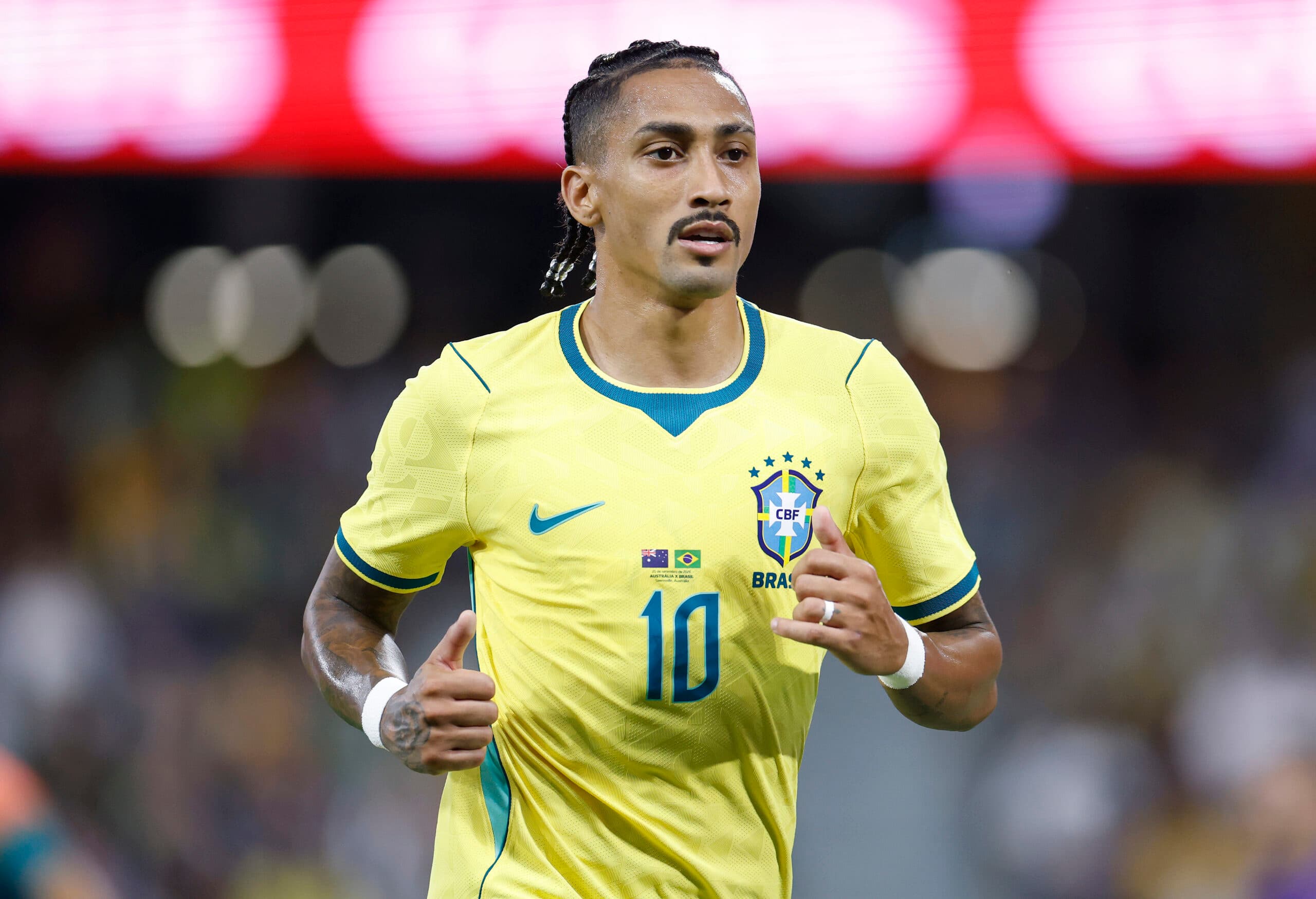Com dores, Raphinha é substituído em amistoso da Seleção contra a Austrália