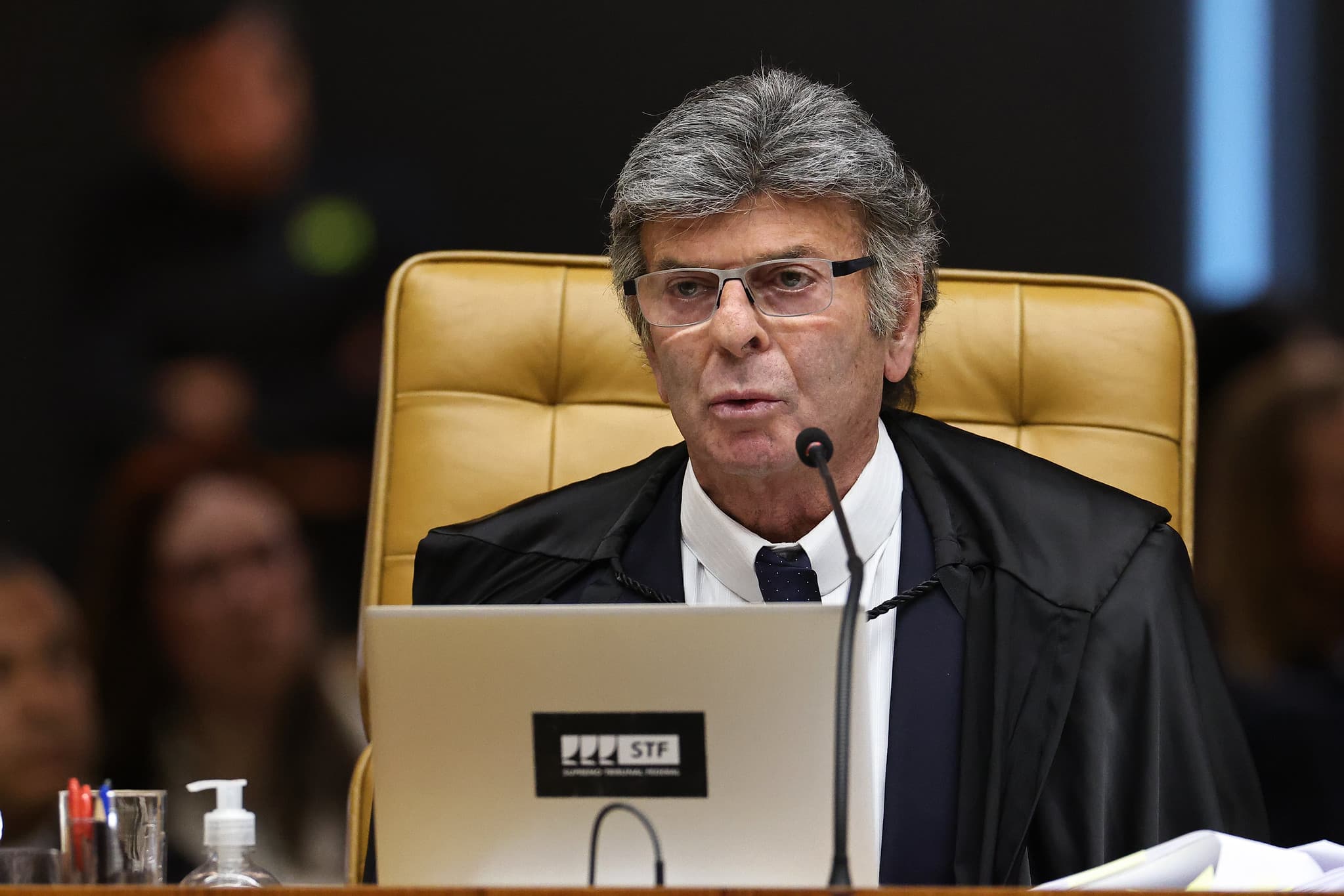 Fux pede para Alcolumbre informar registros de Lulinha e Vorcaro no Senado