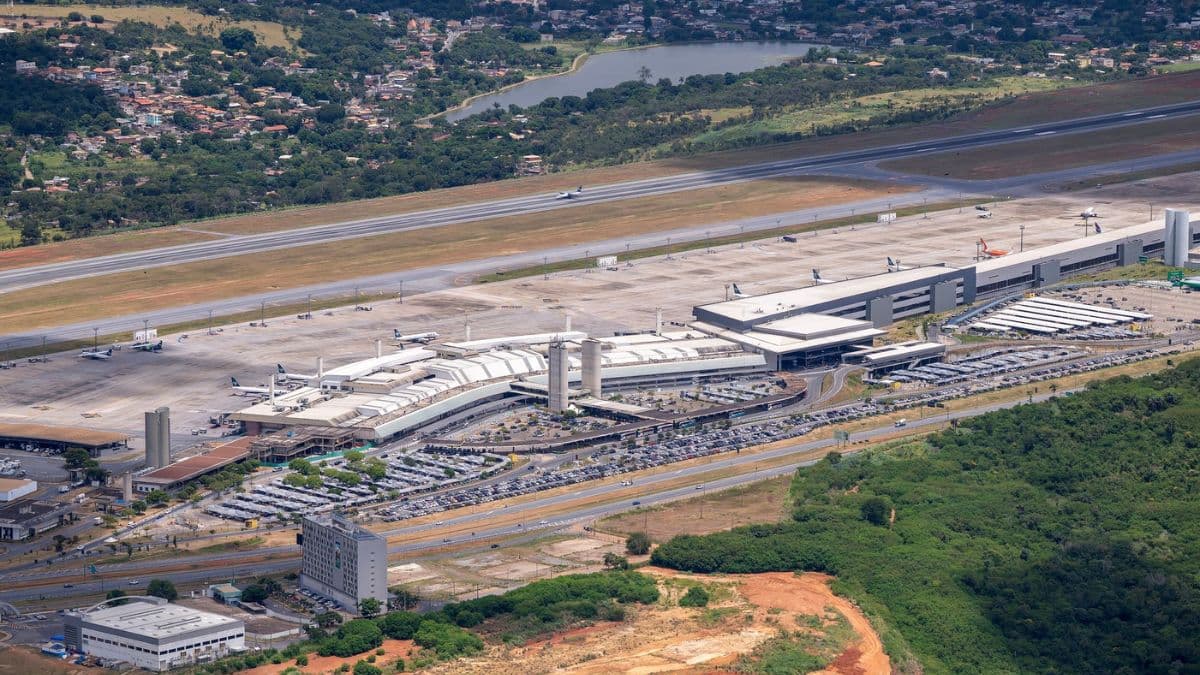 Aeroporto de Confins, em BH, suspende voos para intervenção na pista