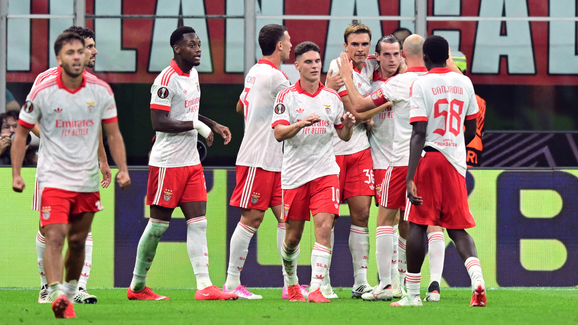 Benfica bate Milan fora de casa; veja resultados da Liga Europa