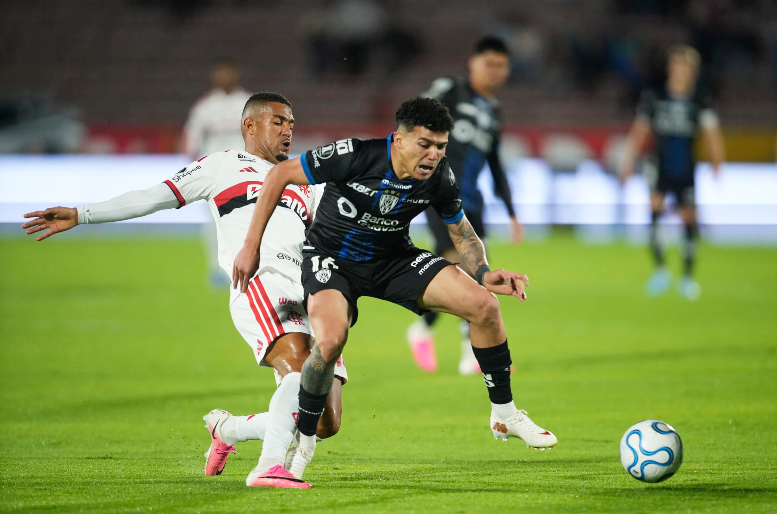 Flamengo encaminha vaga, mas lembrança contra o Del Valle liga alerta