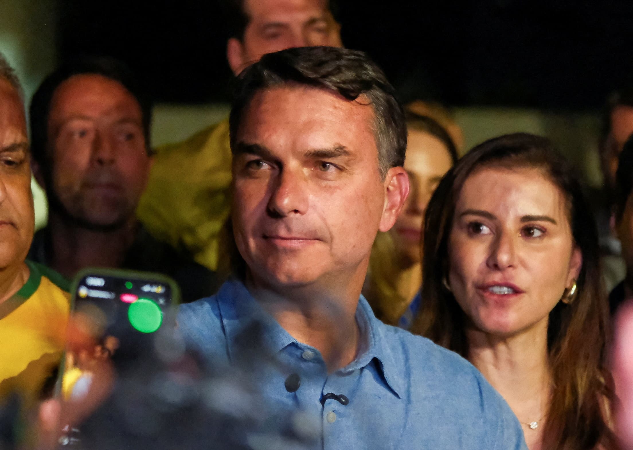 Flávio deve visitar Bolsonaro nesta terça: 'Ansioso para dar um abraço'