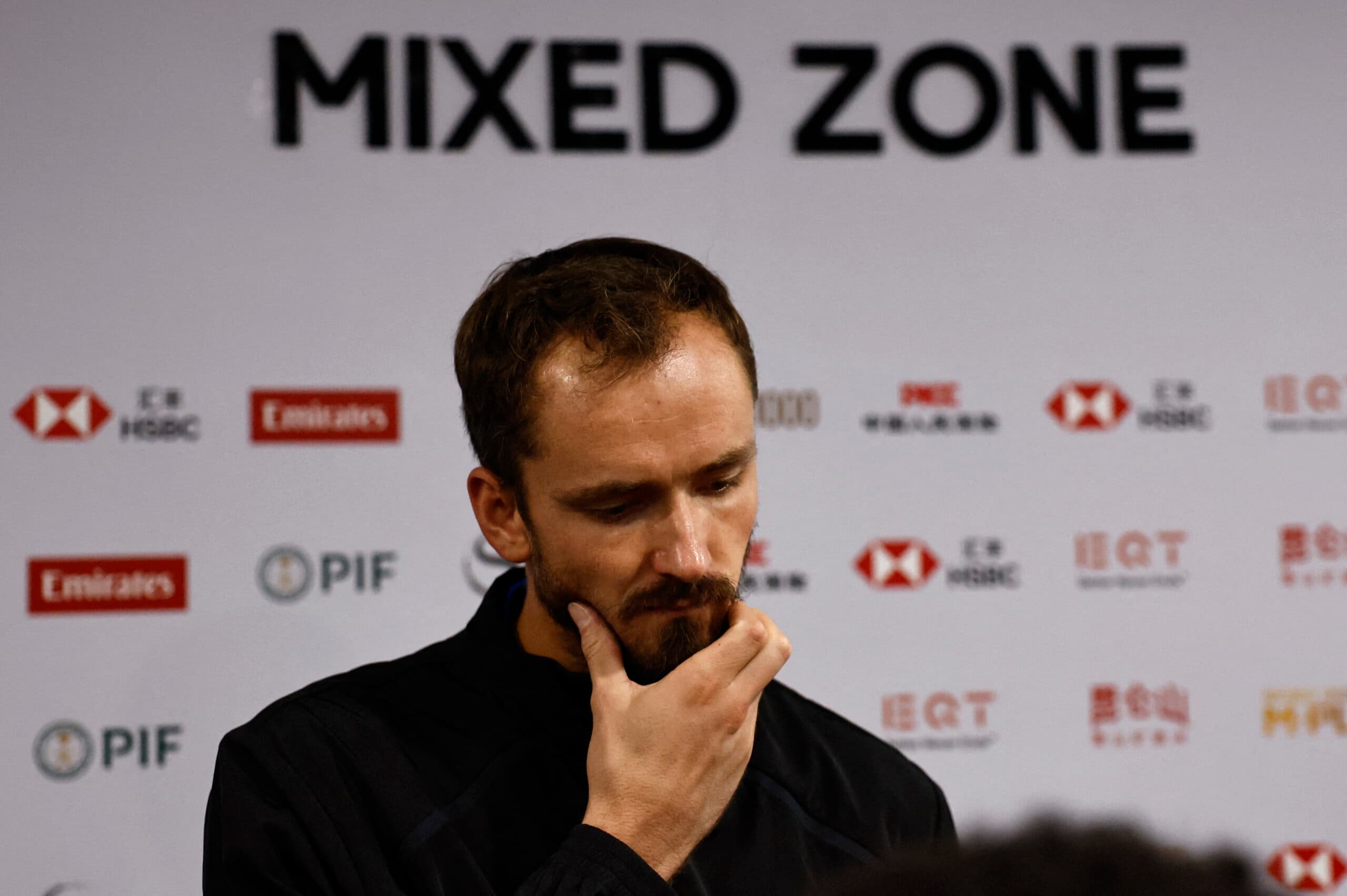 Medvedev se pronuncia após eliminação por bolada no China Open