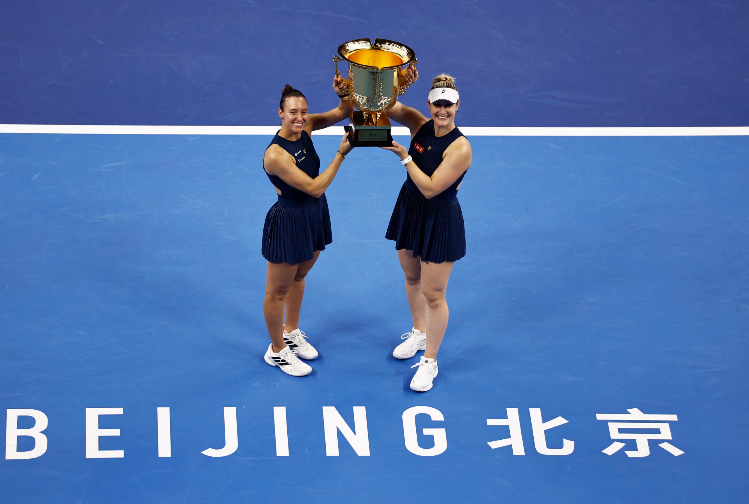 Luisa Stefani e Gabriela Dabrowski vencem o WTA 1000 de Pequim