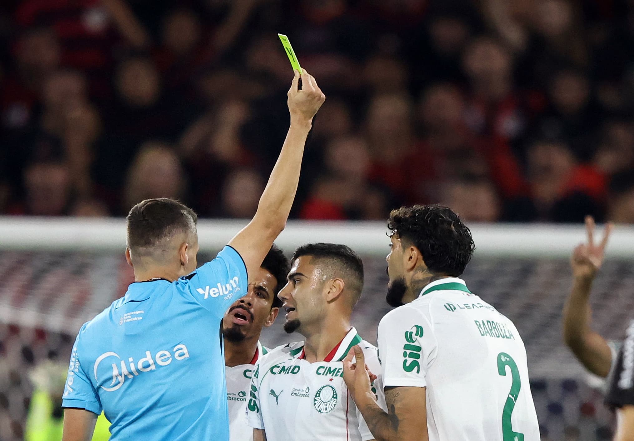 Athletico x Palmeiras: Andreas Pereira tem expulsão bizarra