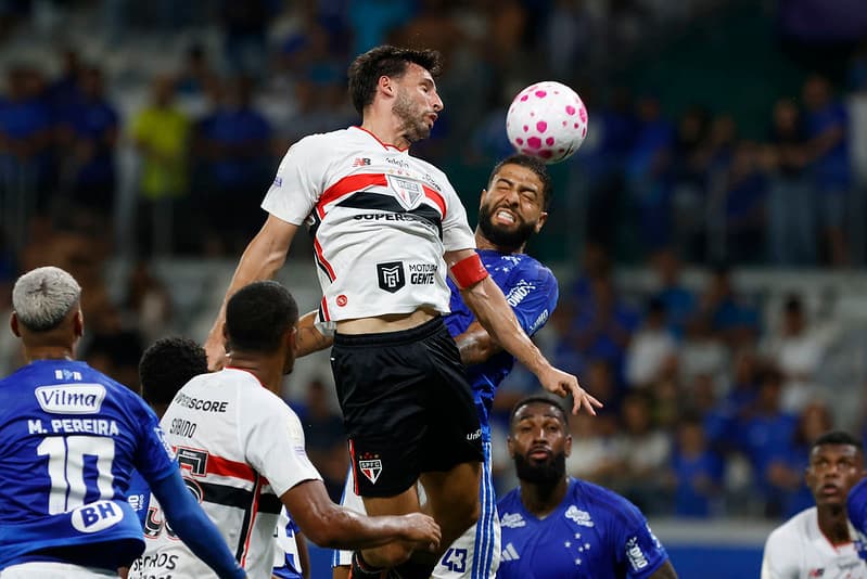 Calleri lamenta São Paulo “abaixo” e ausências em derrota para o Cruzeiro