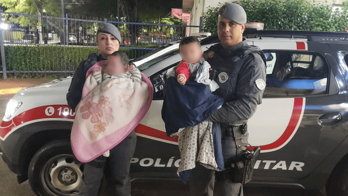 Bebês gêmeos são resgatados em situação de abandono em SJC; pais são presos