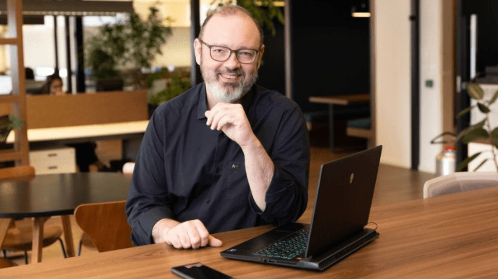 Gestão de tecnologia e pessoas: Murilo Alencar examina times enxutos