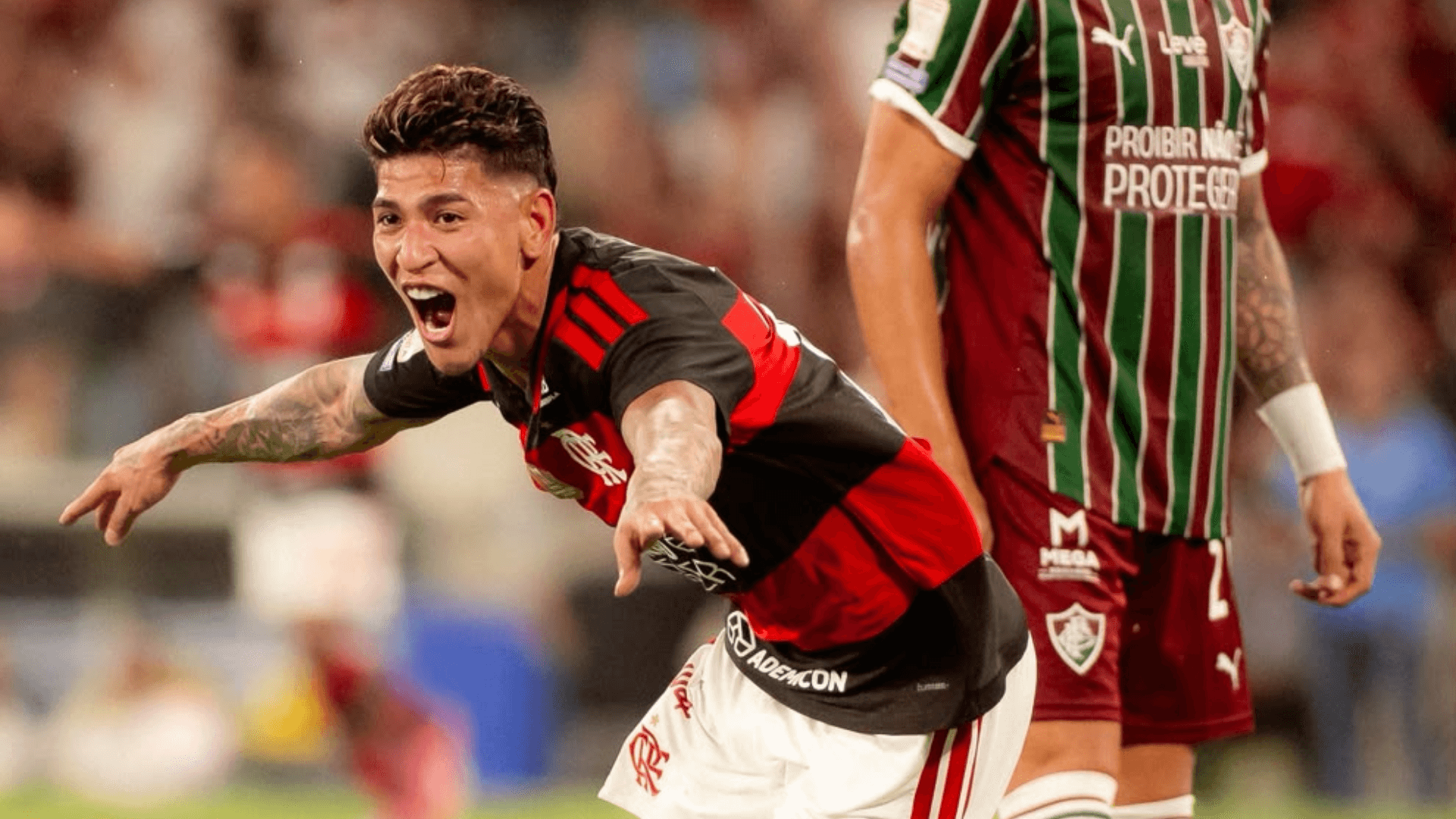 Com gol de Carrascal, Flamengo vence o Fluminense e mantém liderança do Brasileirão