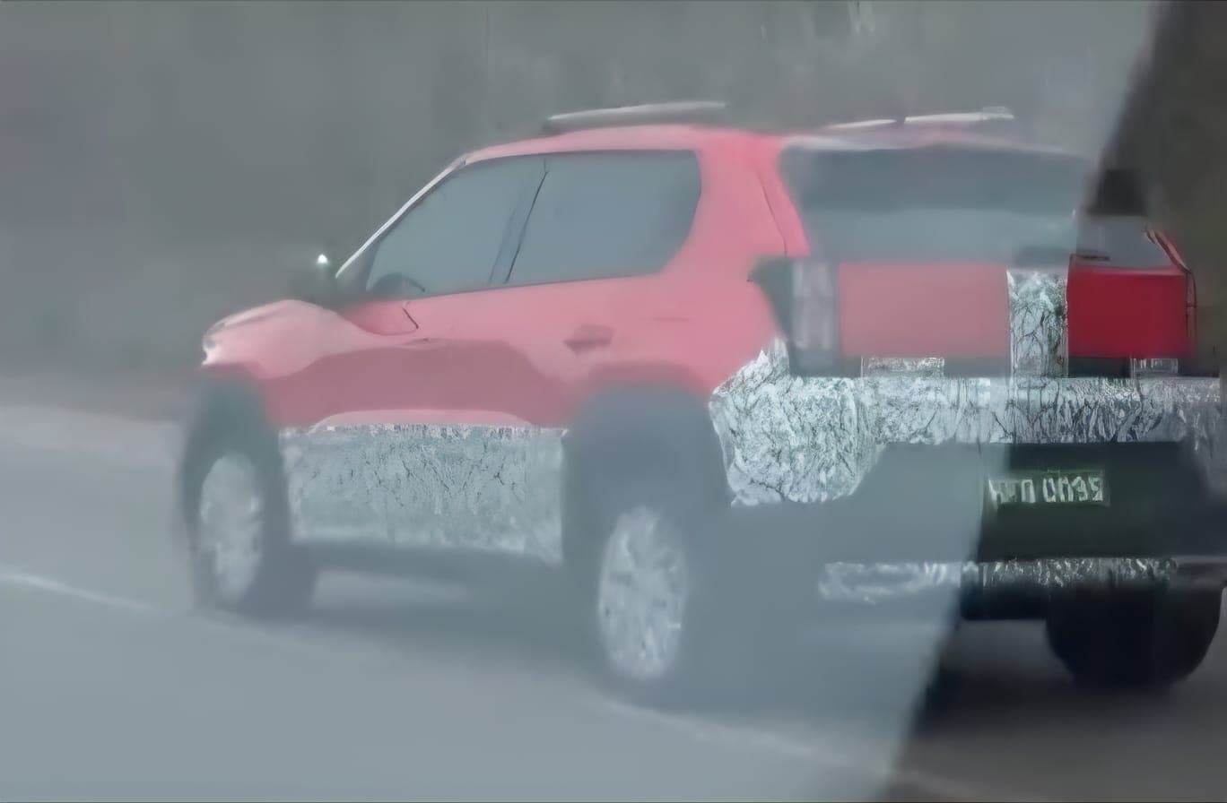 Fiat Argo X terá visual de Panda e motor híbrido para enfrentar Polo e Onix