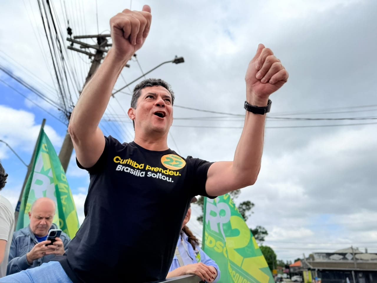 Moro vence em Curitiba; Requião Filho fica em segundo