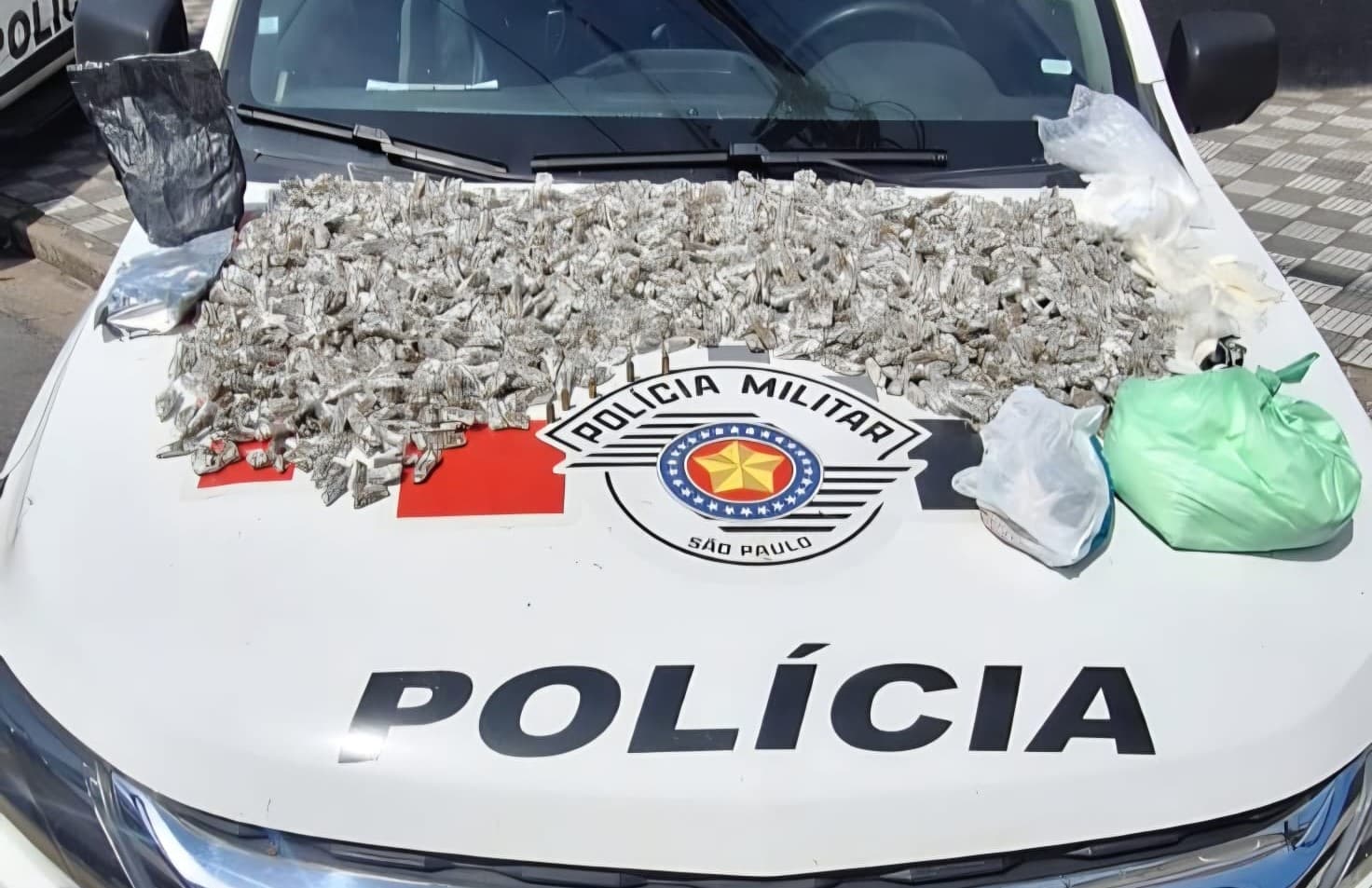 Polícia apreende 6,7kg de drogas escondidas em tambor em Jacareí