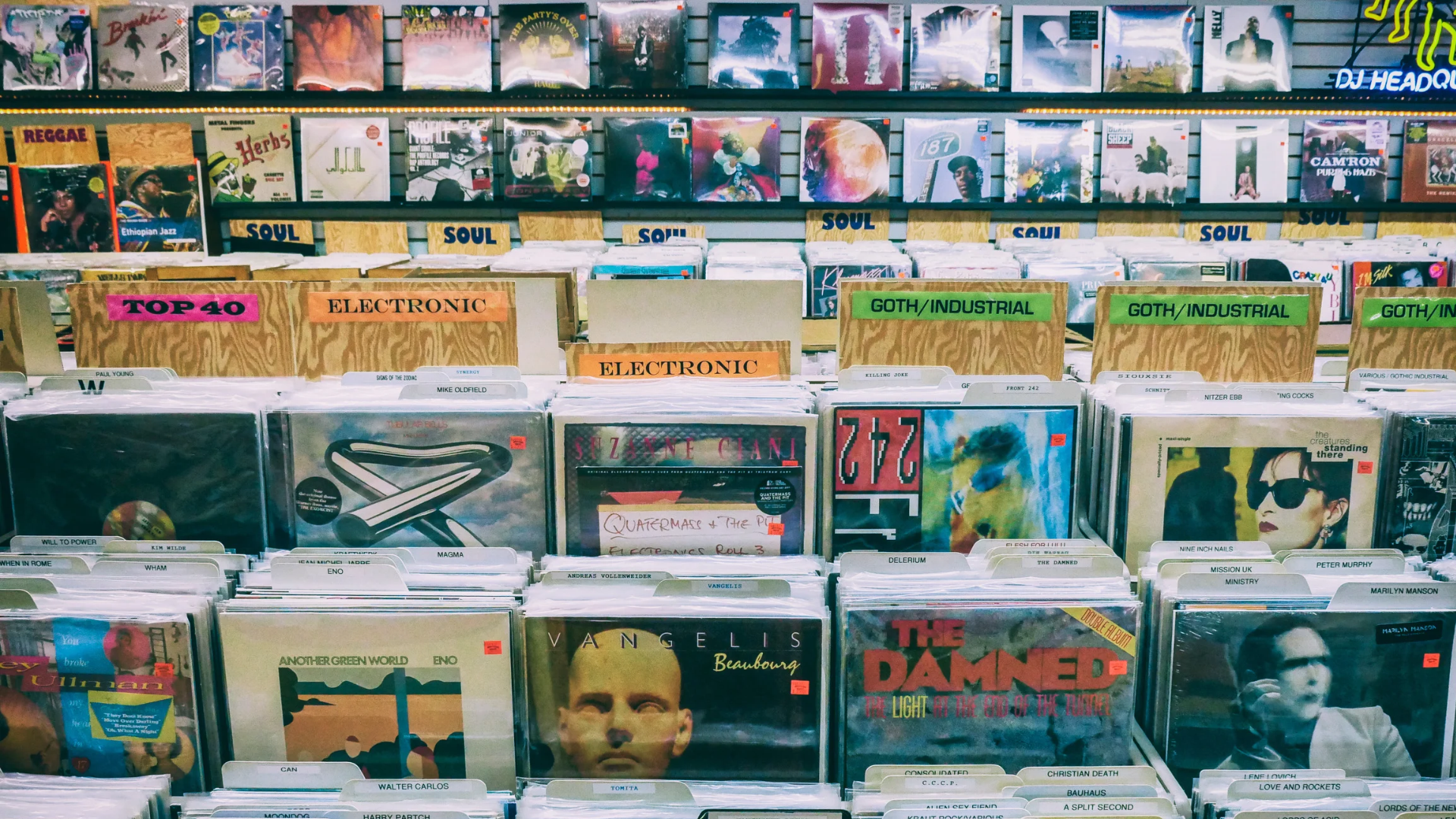 Feira de vinil com mais de 5 mil títulos tem entrada grátis em Curitiba